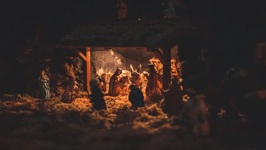 Baby Jesus Scene At Night 2 900x506