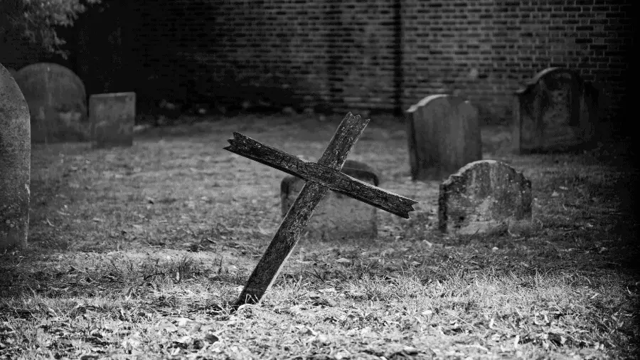 Wooden Cross Grave 900x506