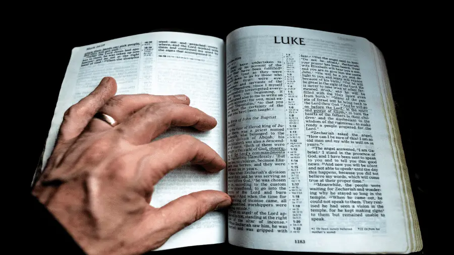 Bible-Book-Of-Luke900x506