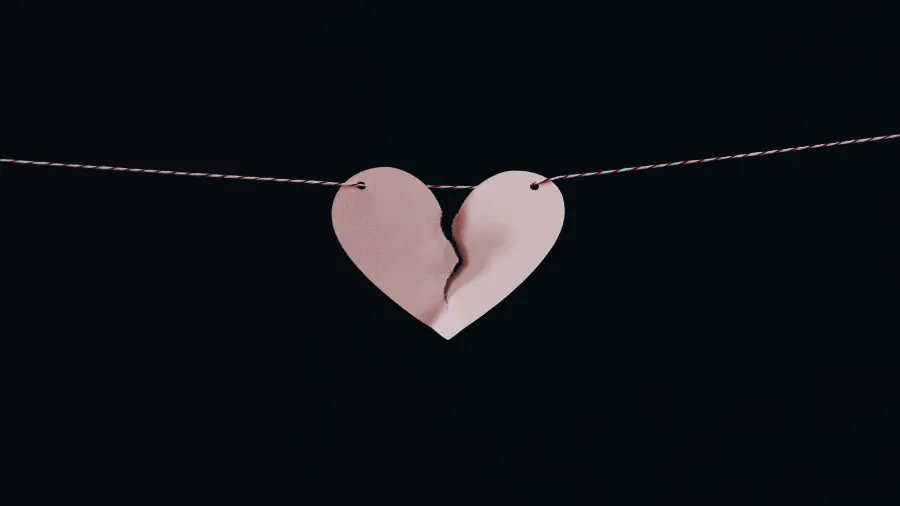 Brokenheart On String 900×506 Brokenheart On String 900x506